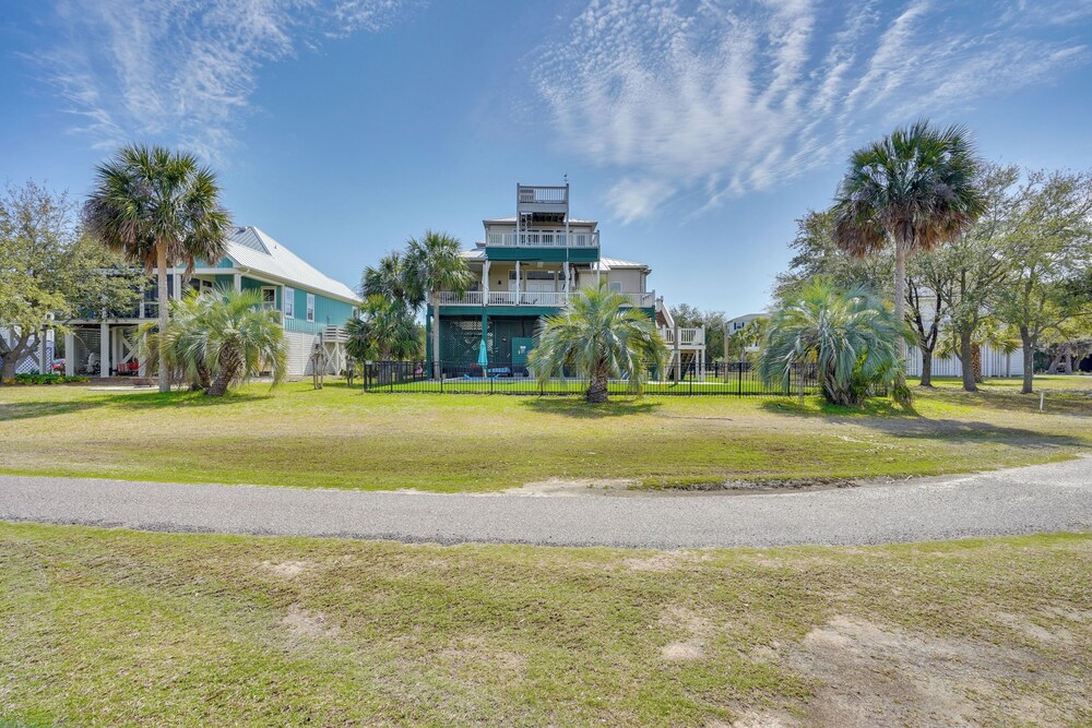 Marina & Golf Course Views: Edisto Island Home