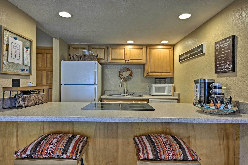Condo w/ Balcony ~ 2 Mi to Purgatory Resort!
