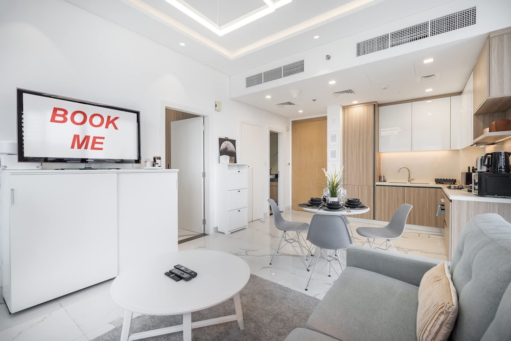 Cool 1-bedroom Apartment at The Pinnacle in Dubai Hills