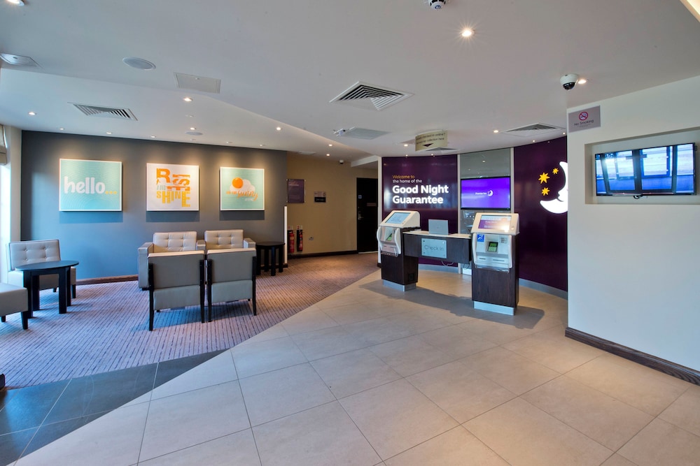 Premier Inn Slough Central South 4
