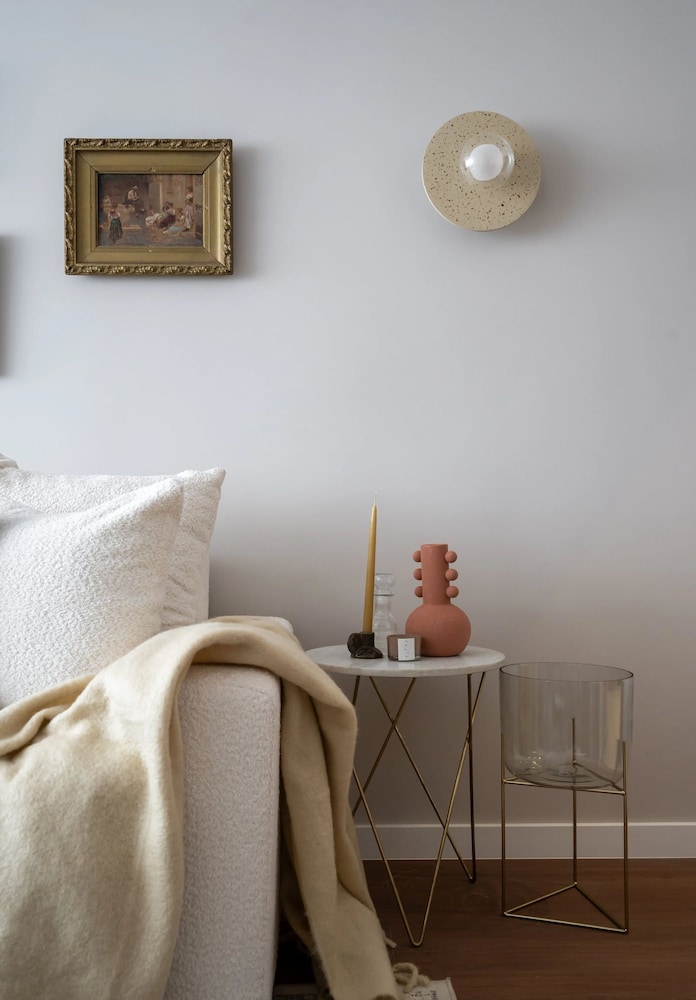 Views of all the Palaces 2BR Stunner
