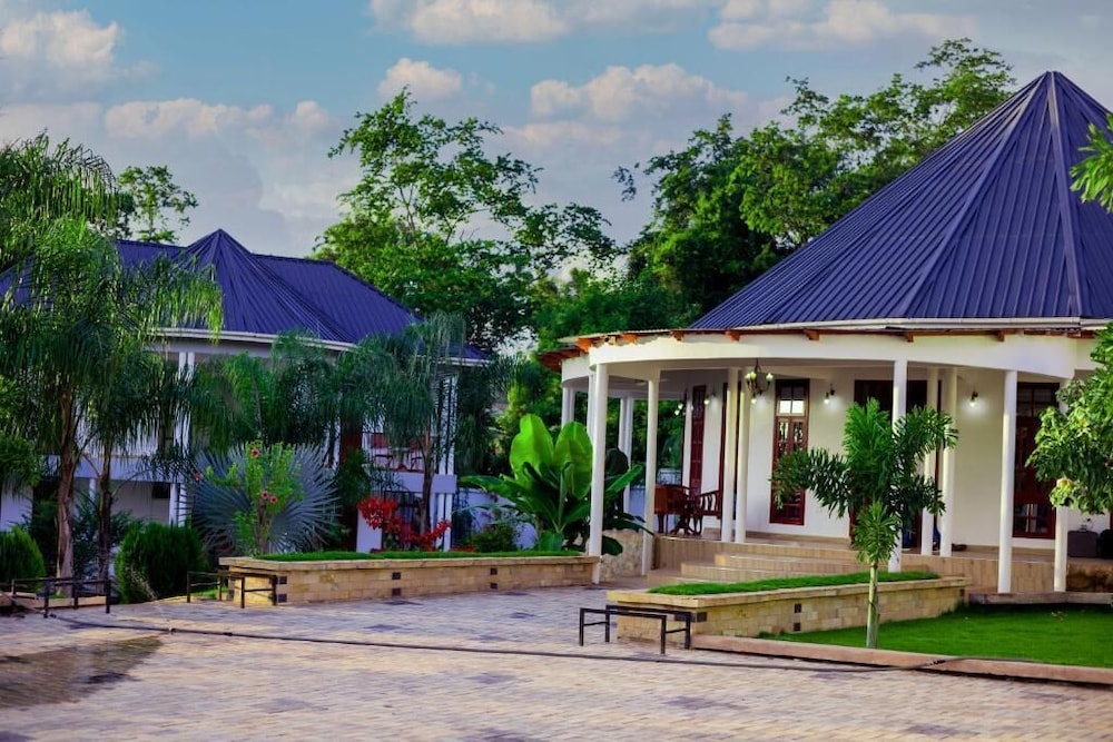 Hellen's Riverside Villas