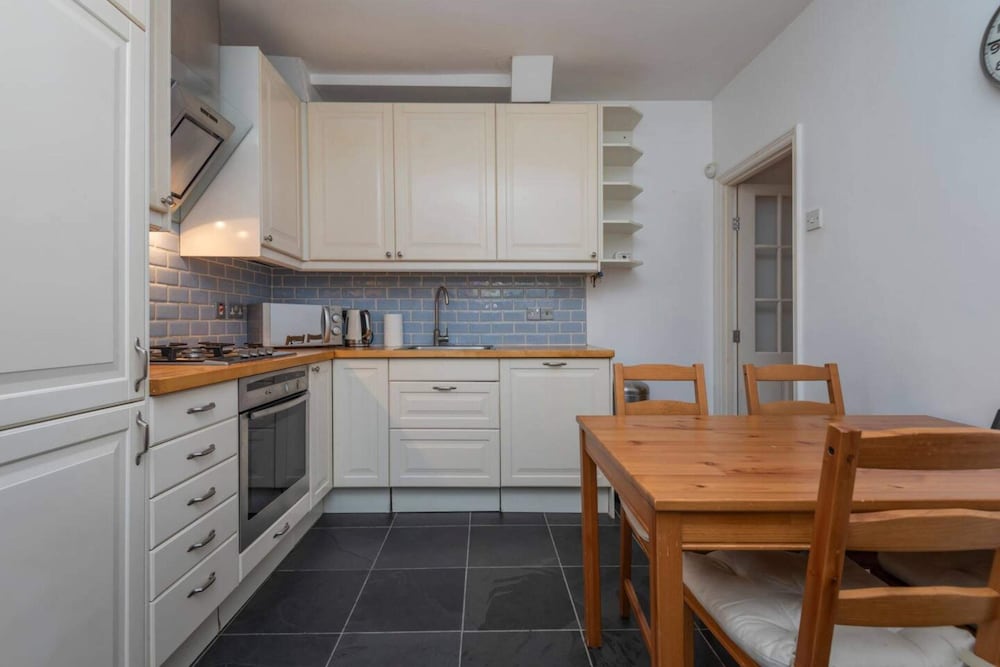 Ground Floor Apartment - Private Garden
