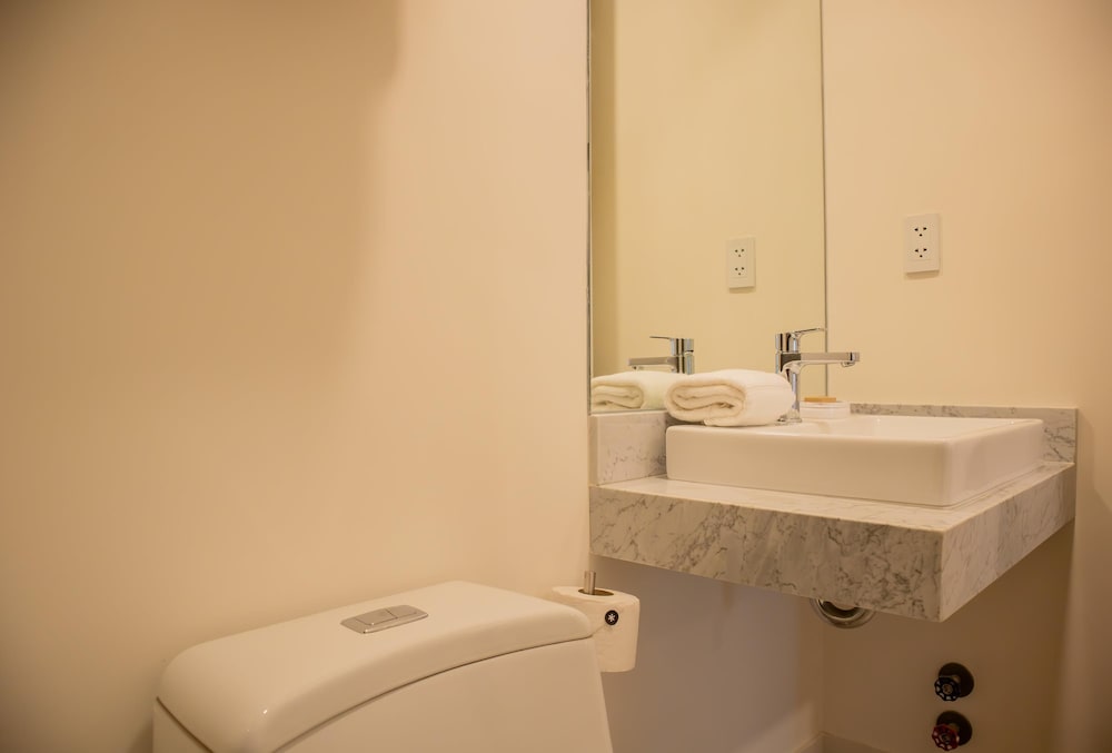 w Majestic 2BR w Balcony in Miraflores