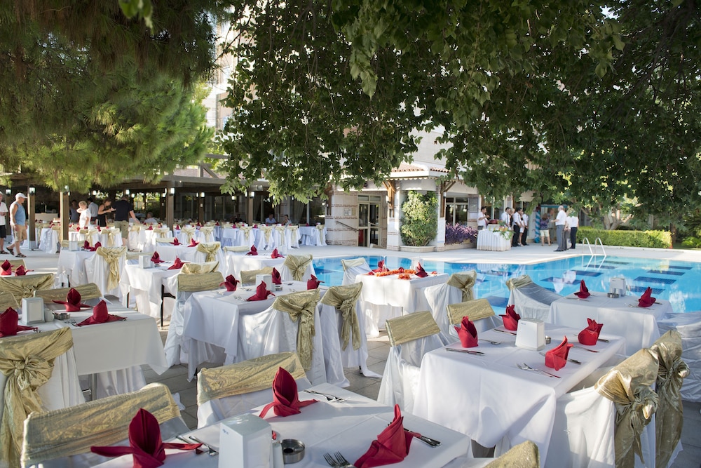 Trendy Side Beach (Adults Only, 16+)