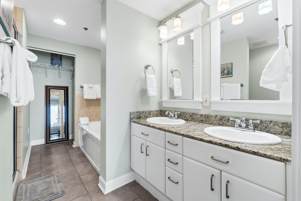 Grand Panama Beach Resort by Panhandle Getaways