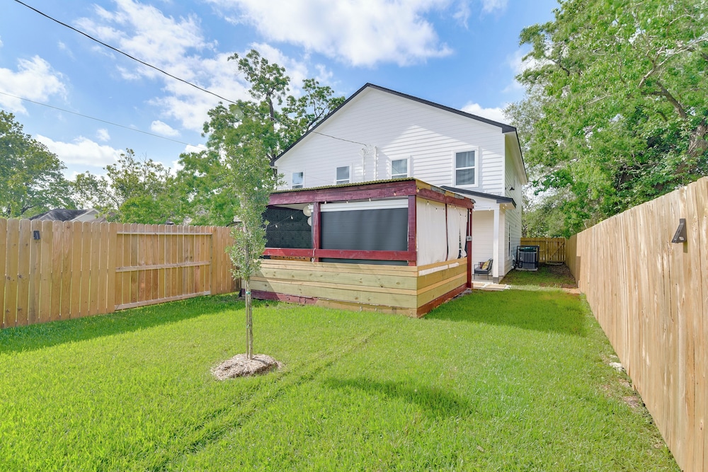6 Mi to Dtwn Houston: Family-friendly Home w/ Yard