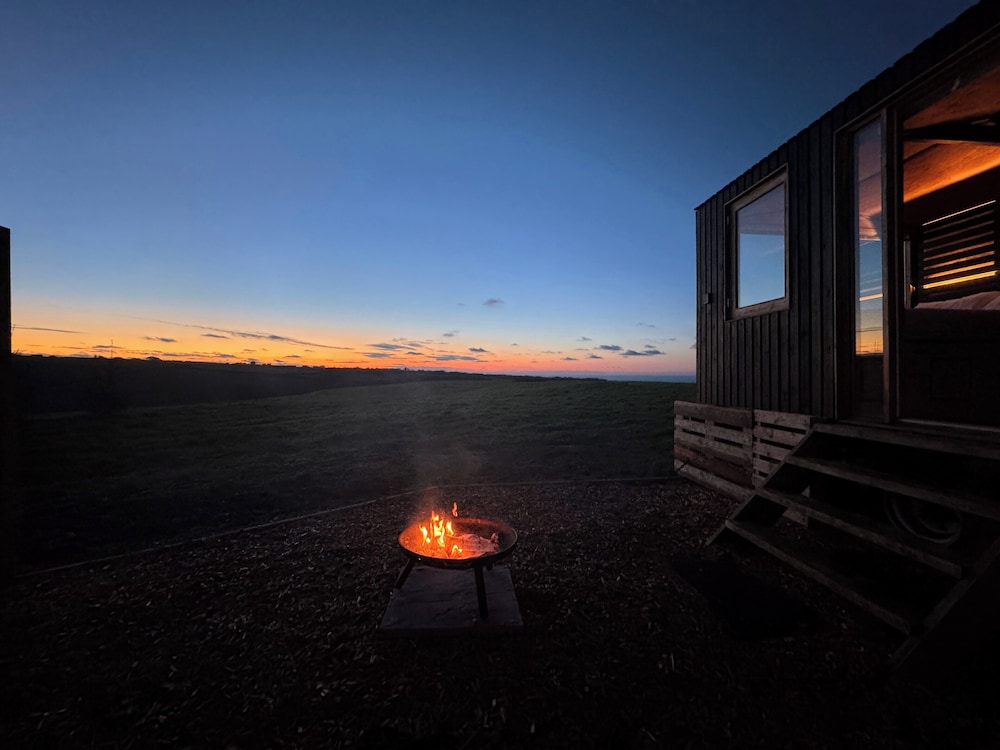 Secluded Cabin Retreat in Ilfracombe