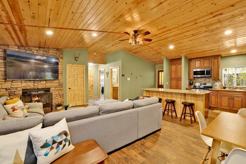 Country Club Cabin #357