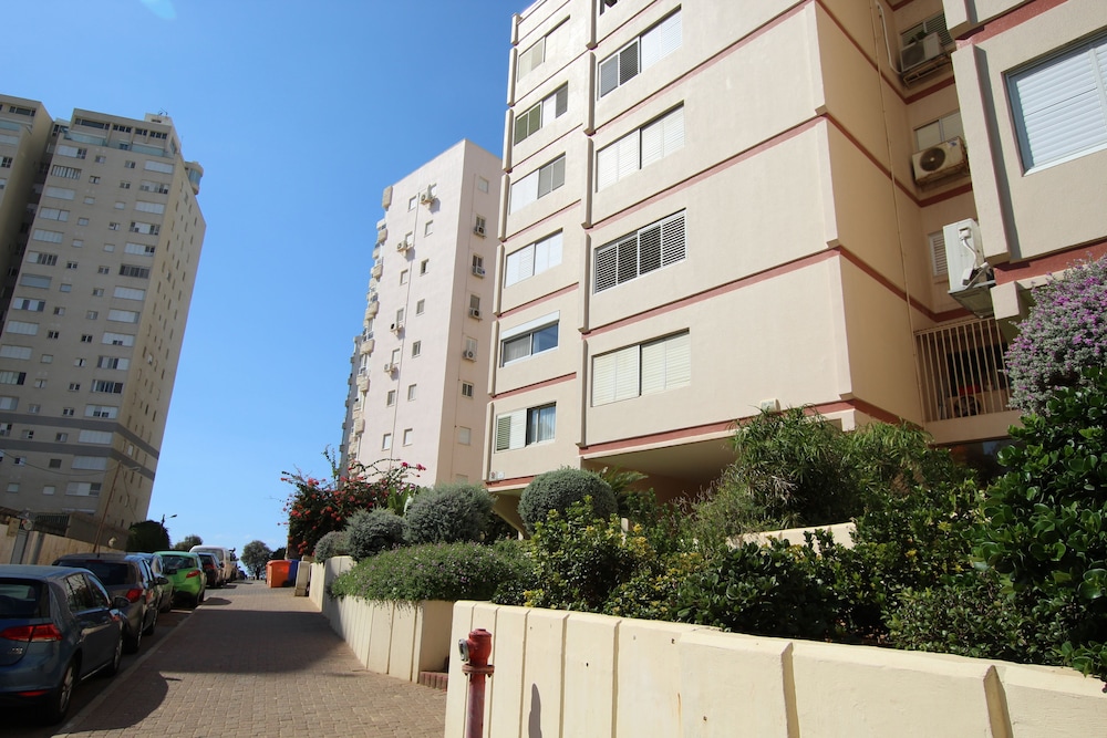 Royal Lea Apartments