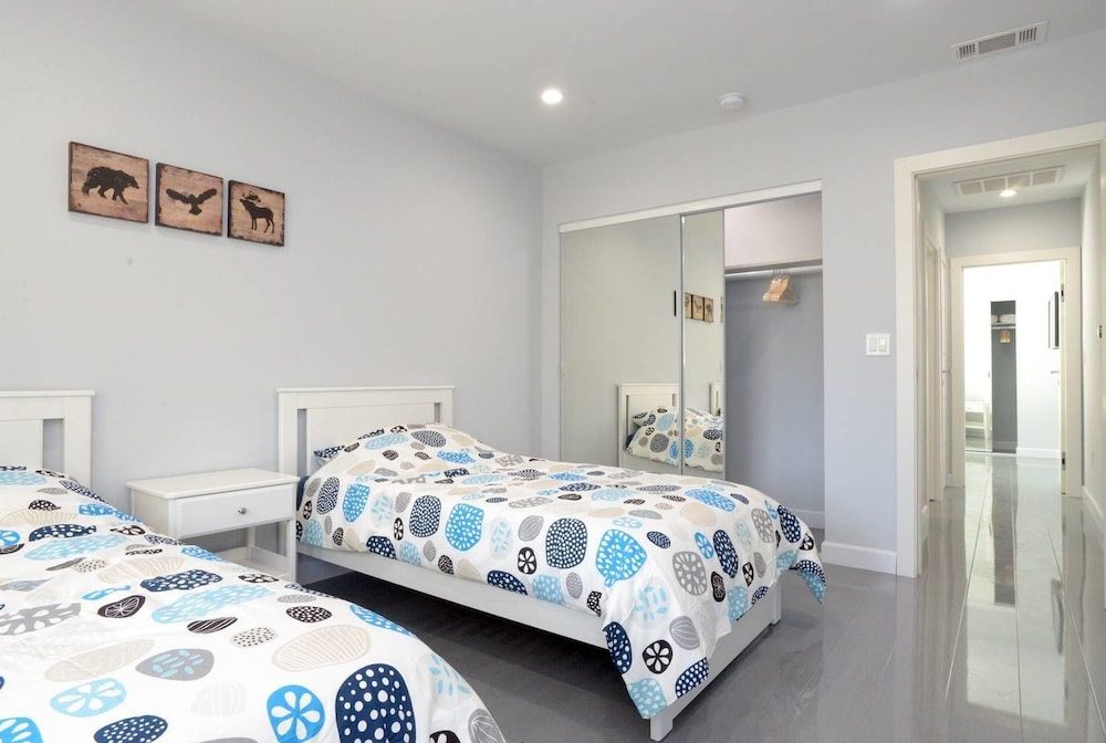 North Hollywood Vacations - Bright Spacious Family House Near Universal Studios - Property Image 27