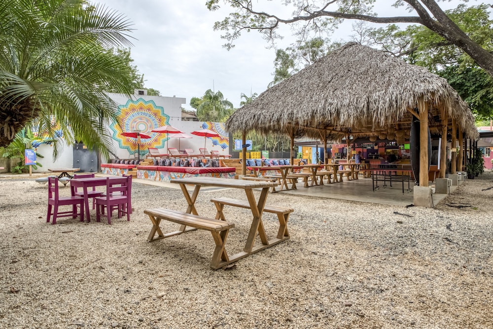 Slumber Party Tamarindo