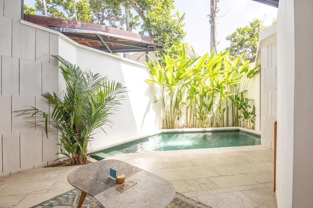 BA Villa 6 1BR Villa Luxurious 1-br Villa 800m to Canggu Beach