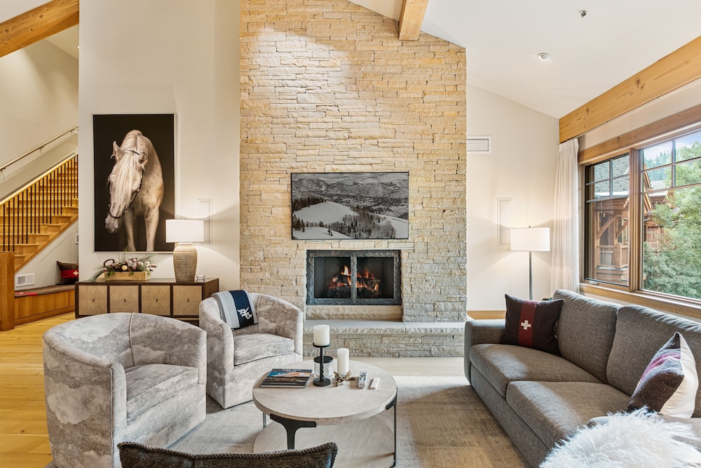 Grand Lodge - Four Bedroom #502 - Ski-in/ski-out 4 Condo