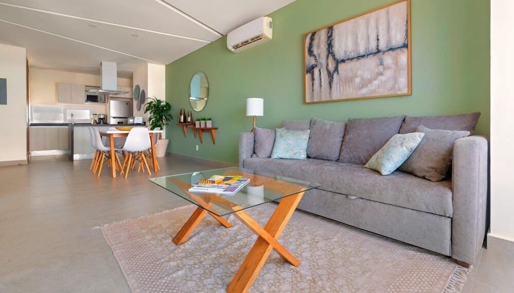 New 1 Br Unit 2 Min From Beach - Pool - King Bed