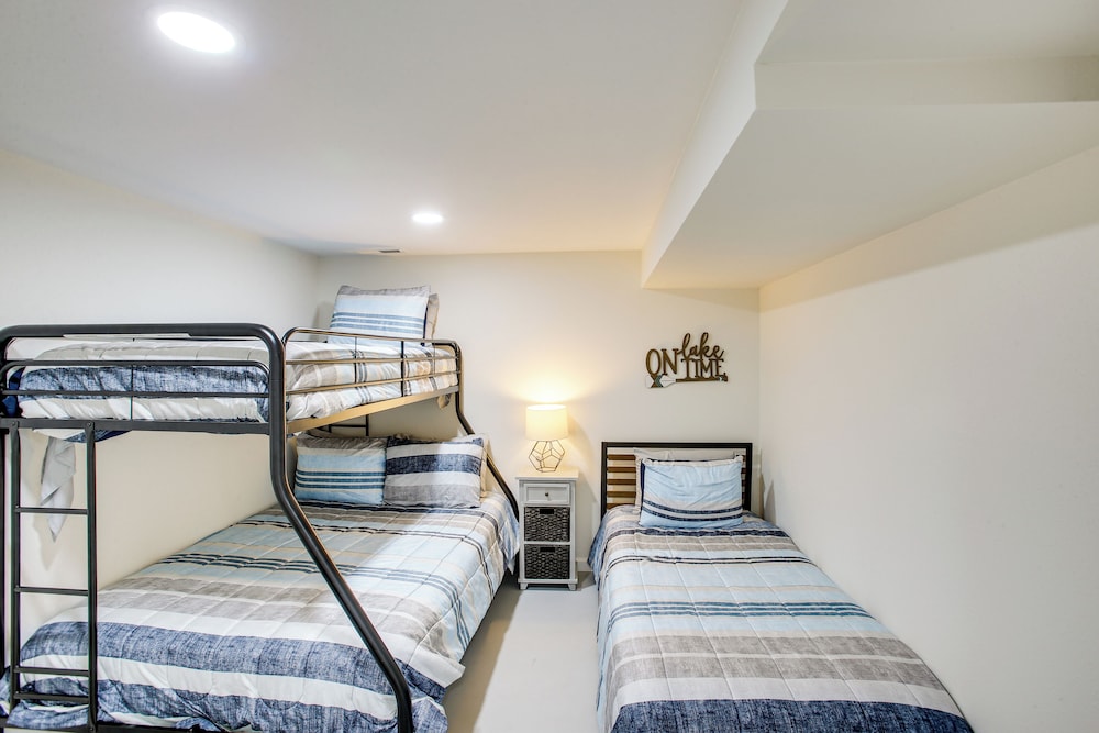 3,000-sq-ft Home < 7 Mi to Barren River Lake