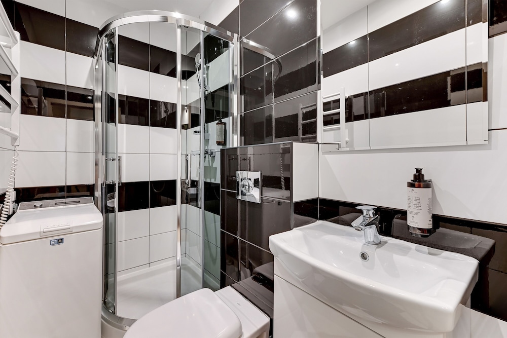 Grand Apartments