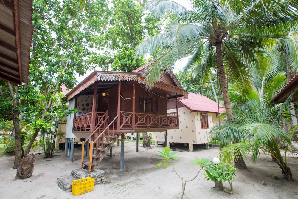 Bottle Beach 1 Resort