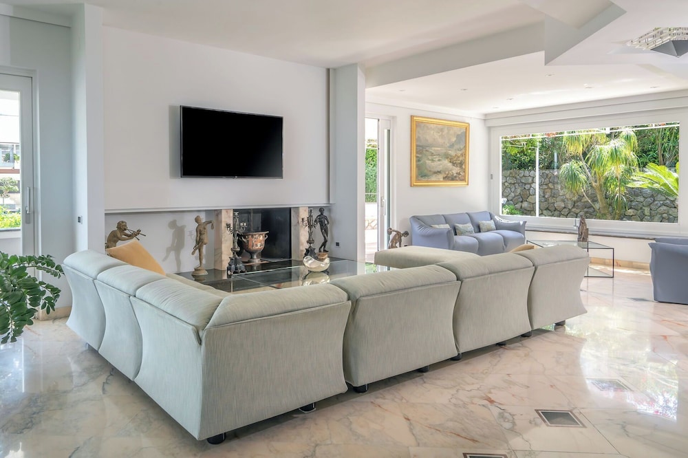 Luxury Levaina Villa, Sleeps 8 on the Amalfi Coast