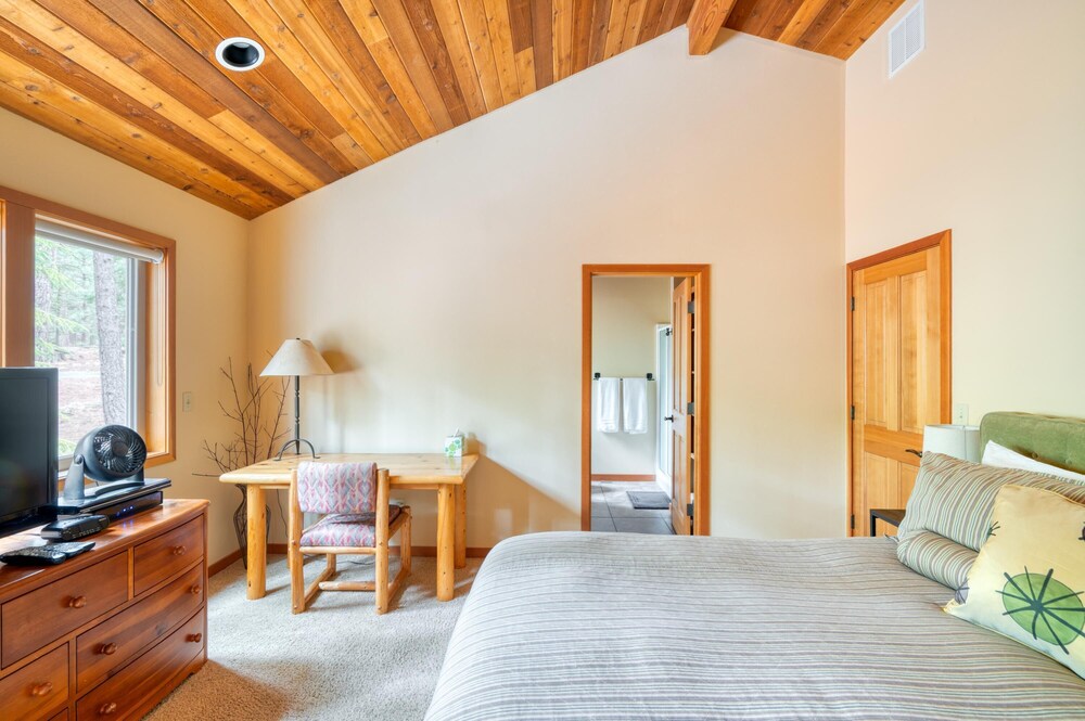 NEW Winter Retreat at Black Butte Ranch