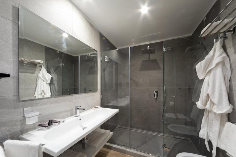 Alma Suites