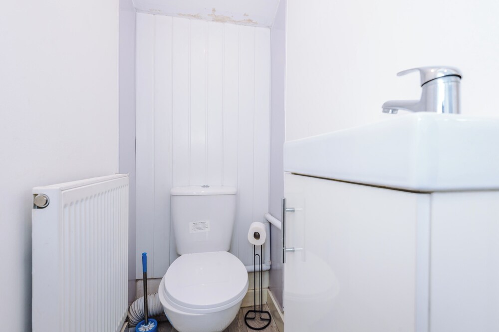 3 Bed-sleeps 5-garden-parking
