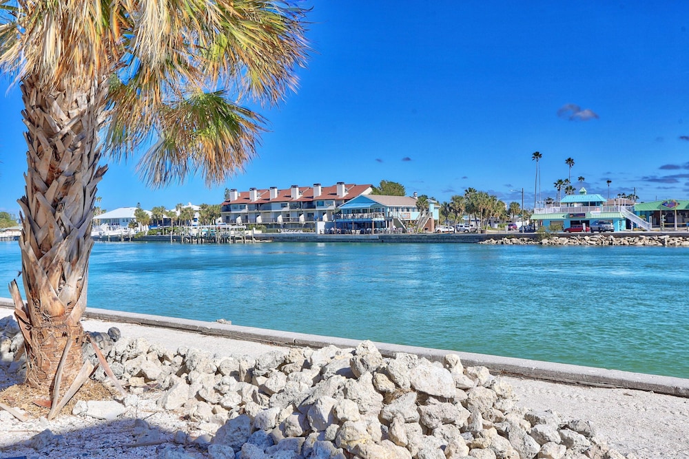 Land's End 3-403 Bay Front - Premier