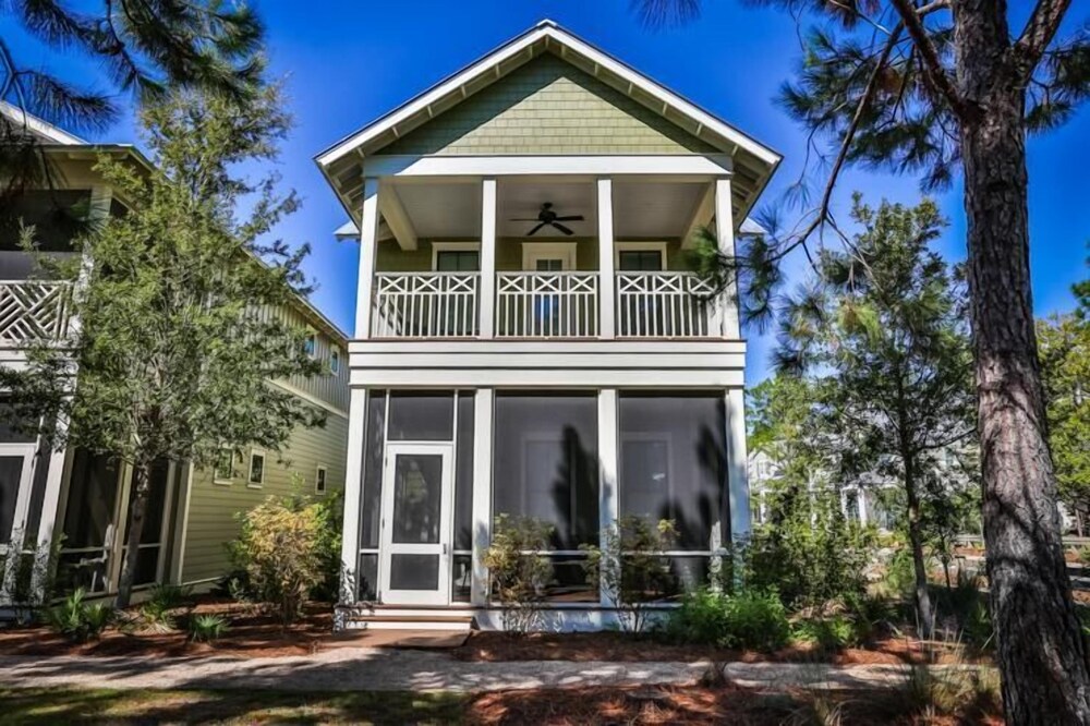 Dragonfly Dreams 5 Bedroom Holiday Home by Five Star Properties