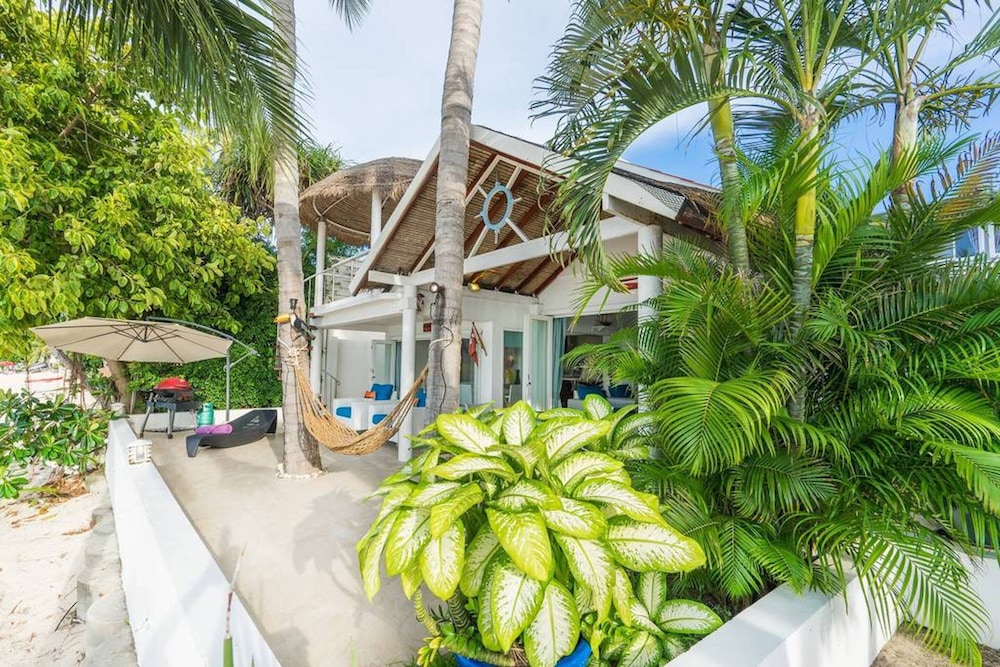 3 Bedroom Beach Front Villa Bangrak