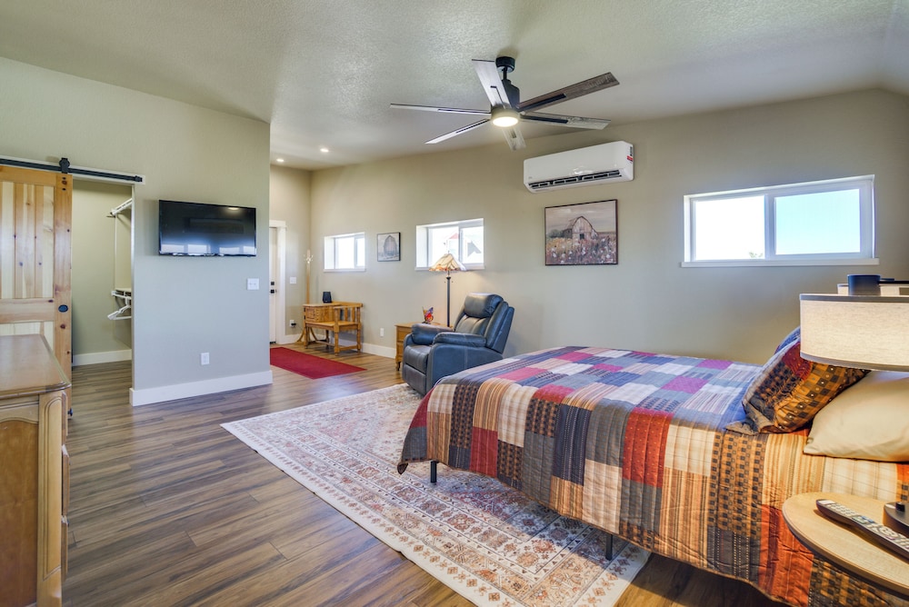 Yak Ranch w/ Mountain Views, Near Wellington!