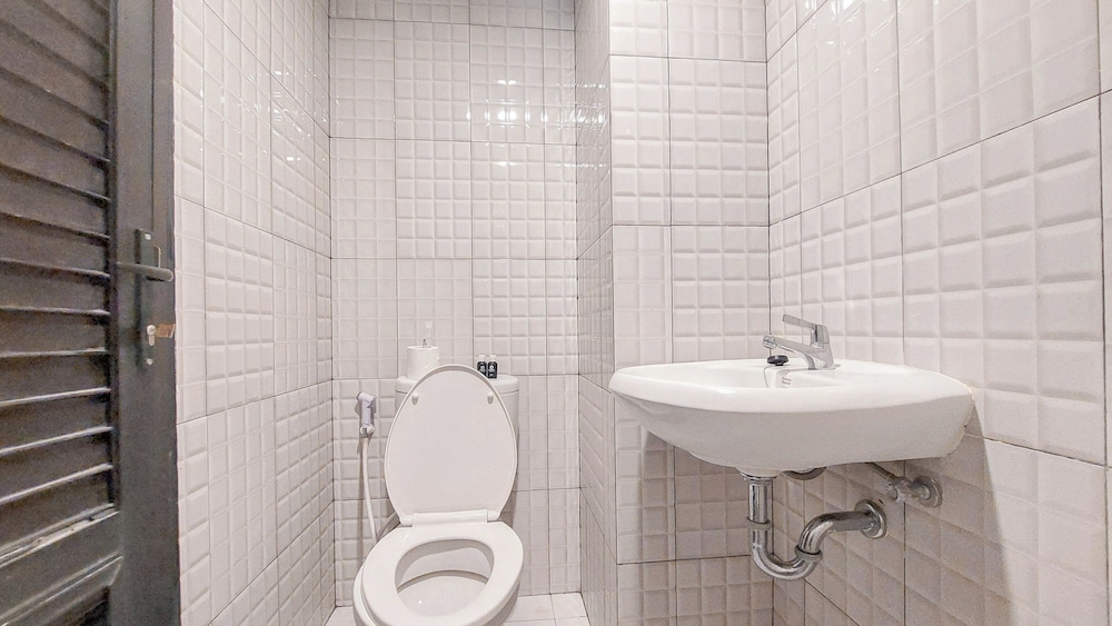 Best Deal Studio Apartment At De Prima