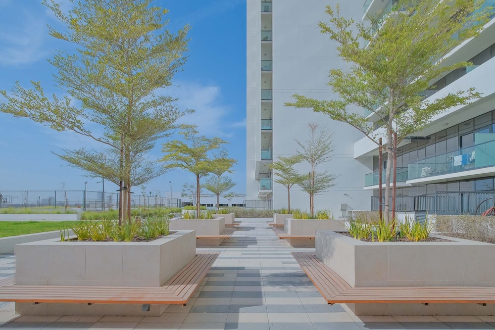 Tranquil 1BR Hideaway in Damac Hills