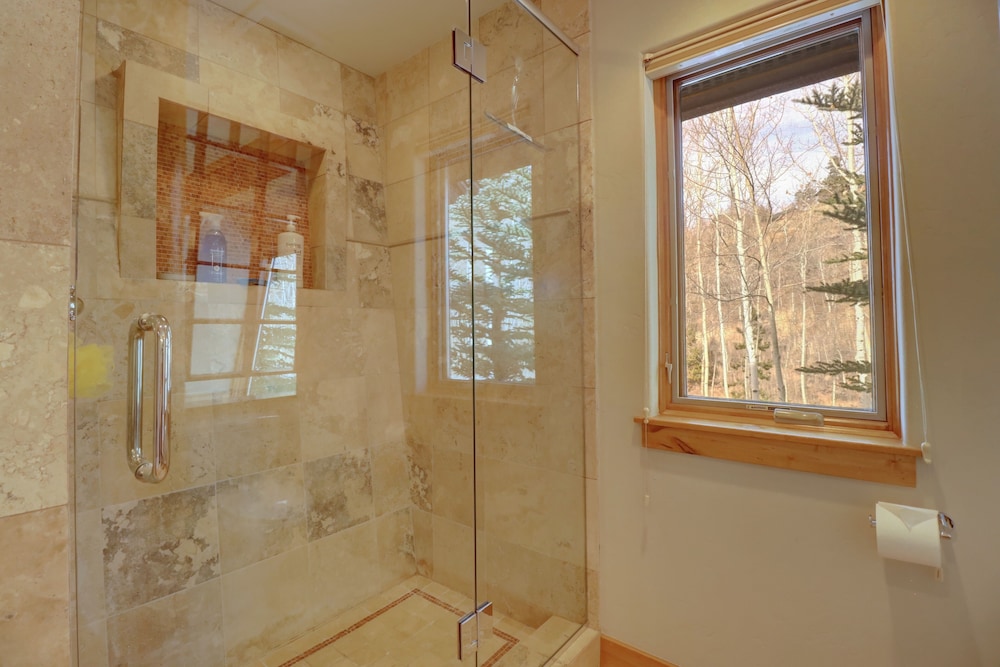 11 Stormwatch Circle 4br 3.5ba 4 Bedroom Home