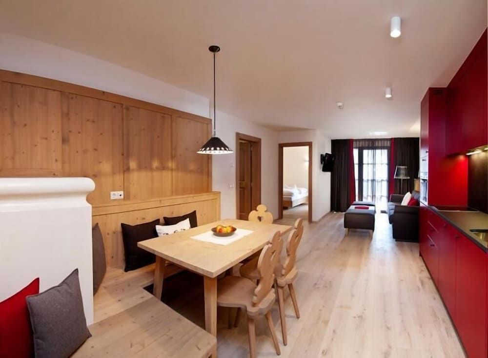 Zin Senfter Residence