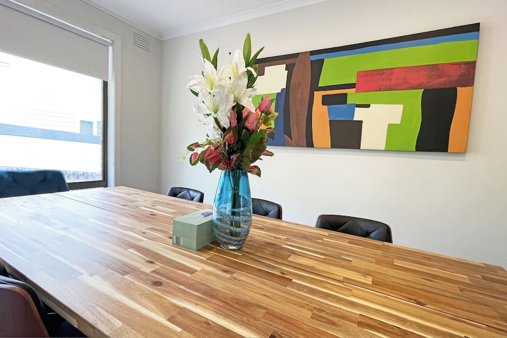 Maroondah 3BR Brick House