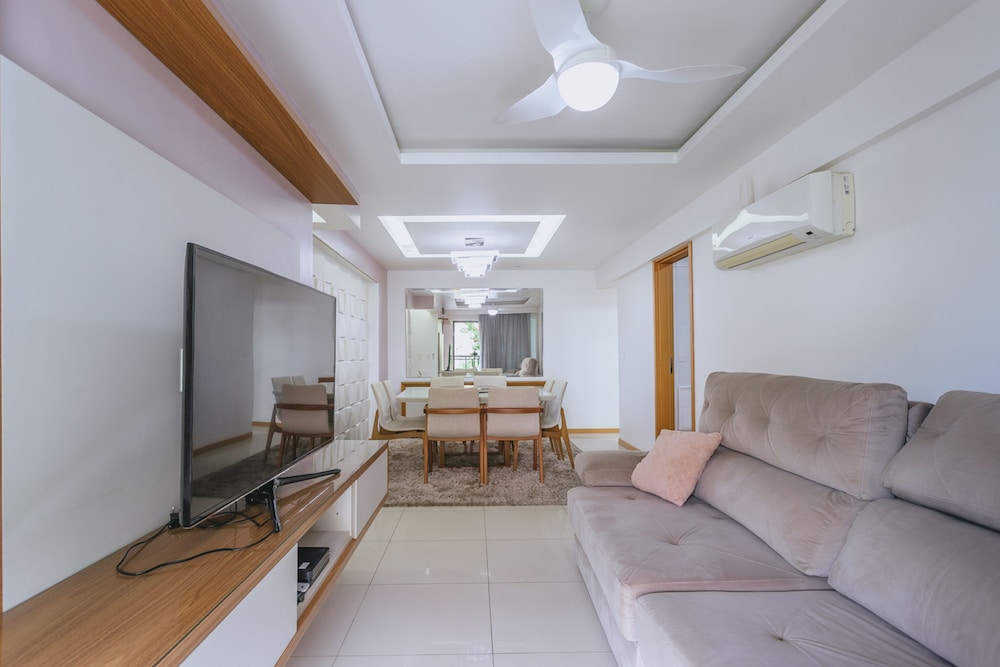 Apto com Piscina Wifi Ar-condicionado e Garagem