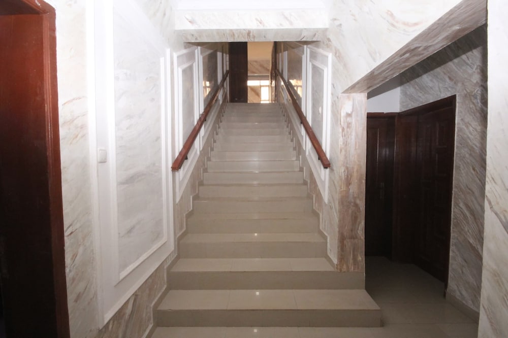 White House Service Apartment