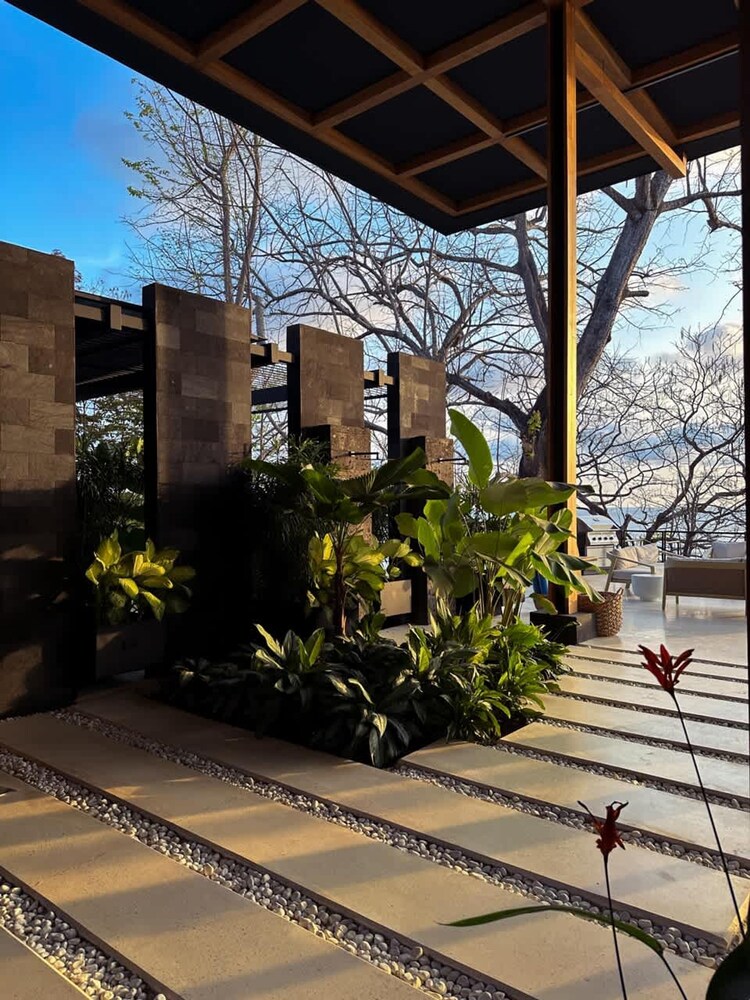 w Amazing 6BR Villa w Swimming Pool in Costa Rica