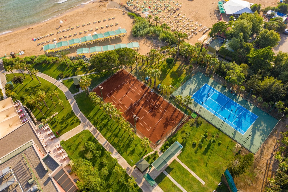 AQI Pegasos Resort