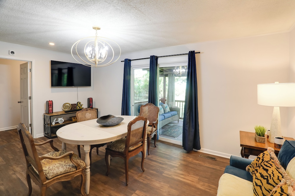 Updated North Greenwood Cottage < 1 Mi to Dtwn!