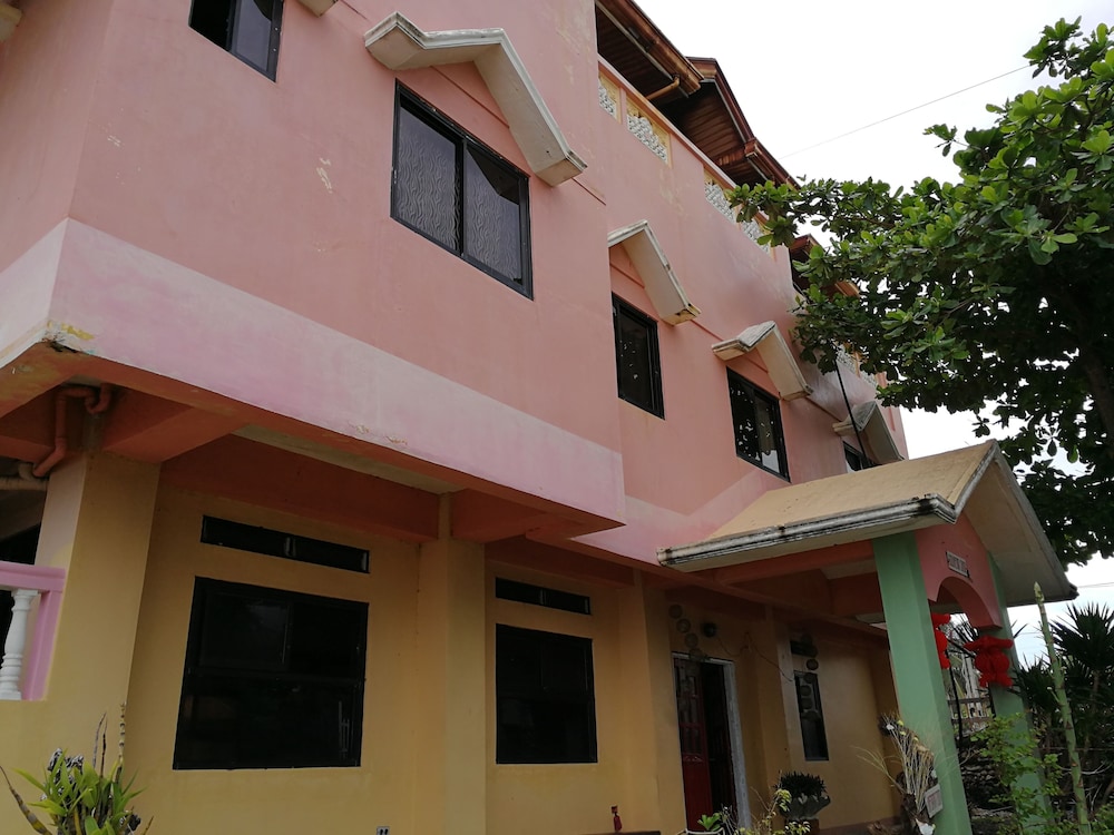 Beachview Pink Lodge