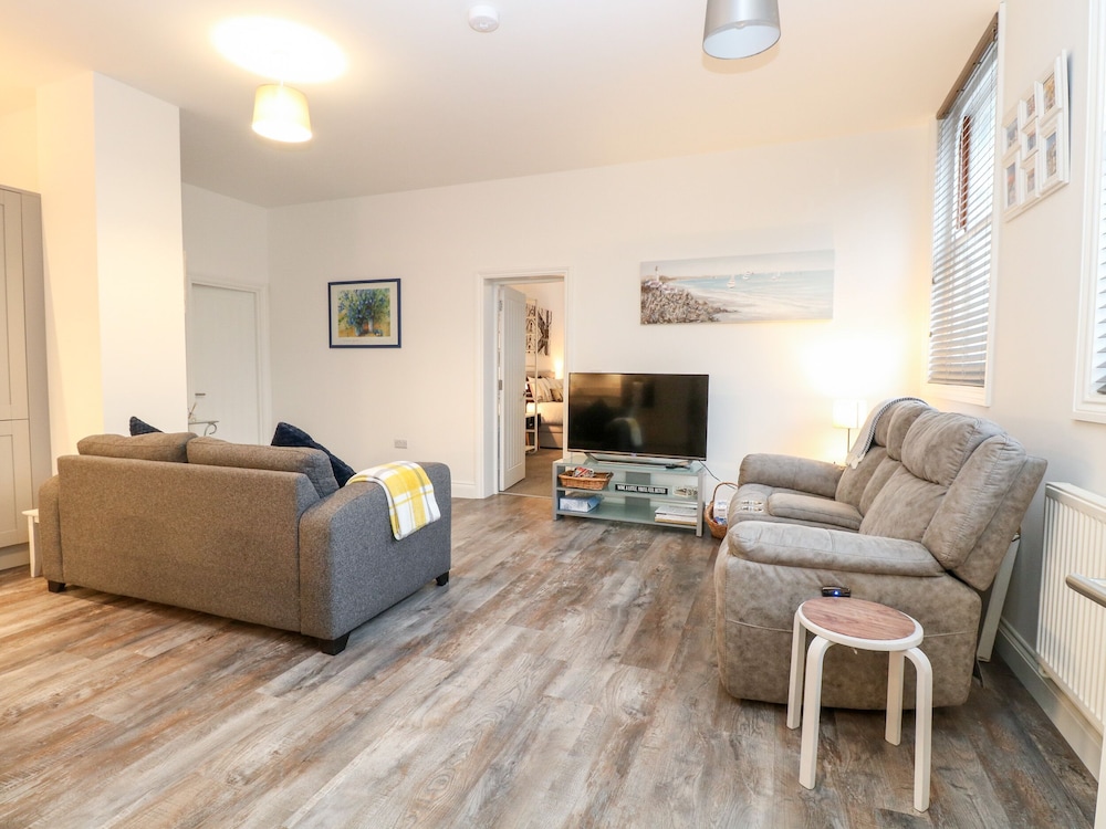 Apartment 7