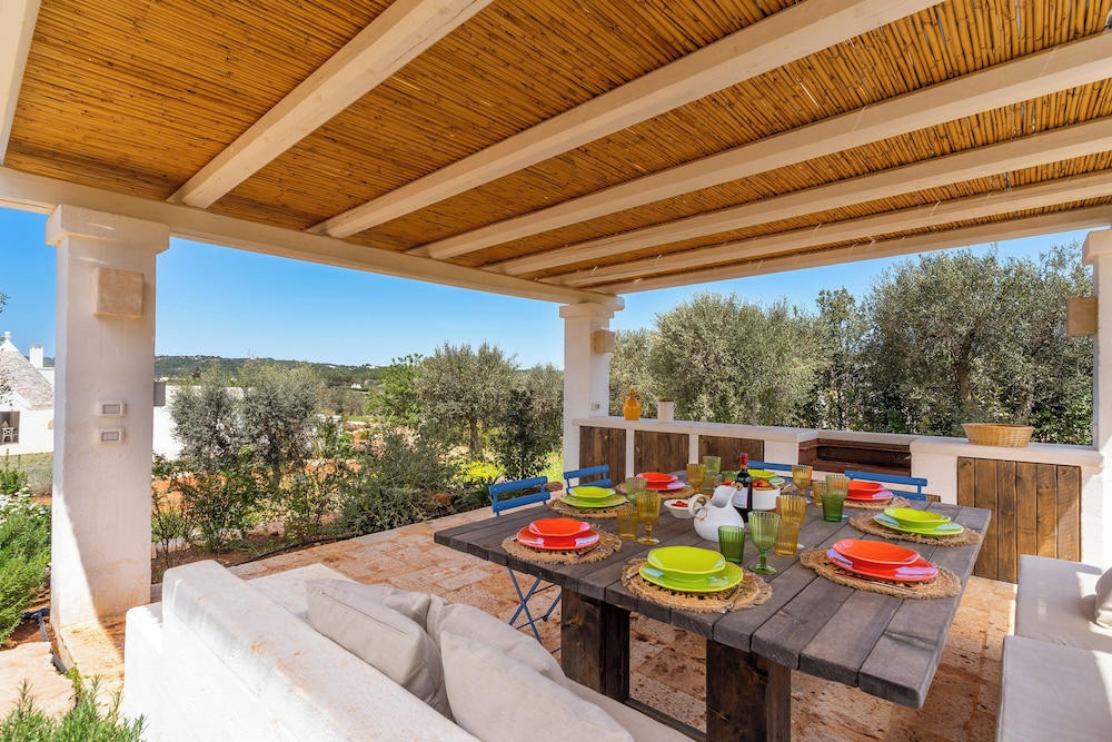 Trullo Pietra Rossa with Pool by Wonderful Italy