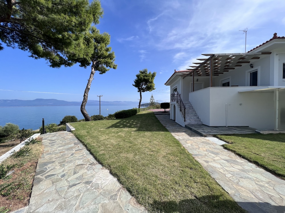Villa Sophia in Drosia, Chalkis view 4