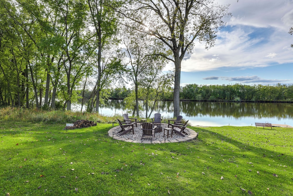 Riverfront Home w/ Private Dock in Wisconsin Dells
