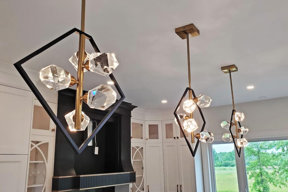 Lucky Mansion Luxury Villa in Fort Erie