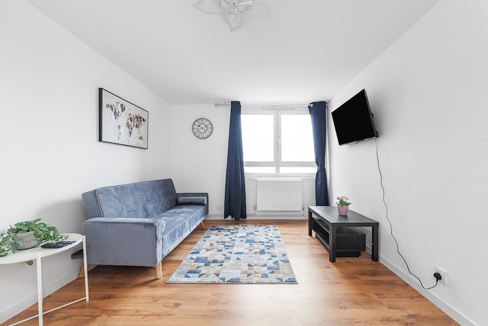 Modern Living In Stylish 3bed Flat