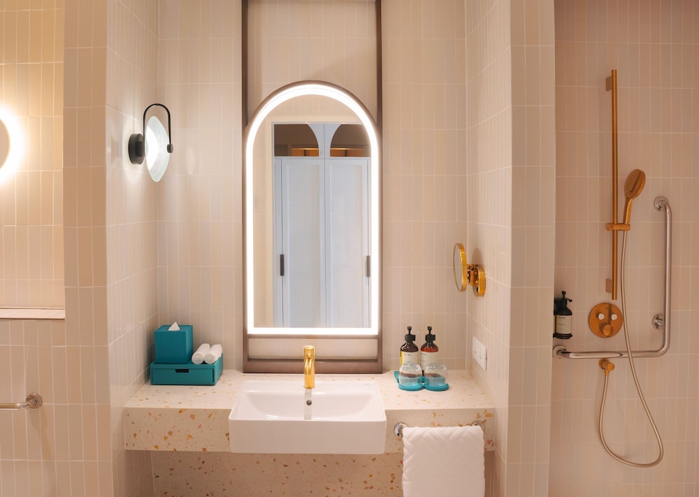 La Festa Phu Quoc, Curio Collection By Hilton 20