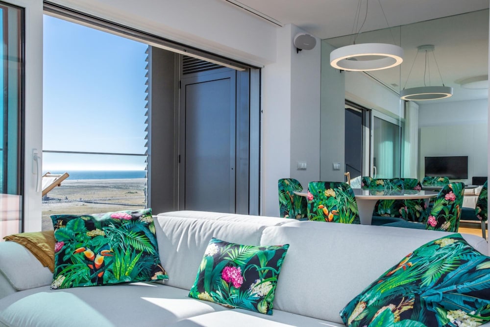 Acqua House by Rent4all view 4