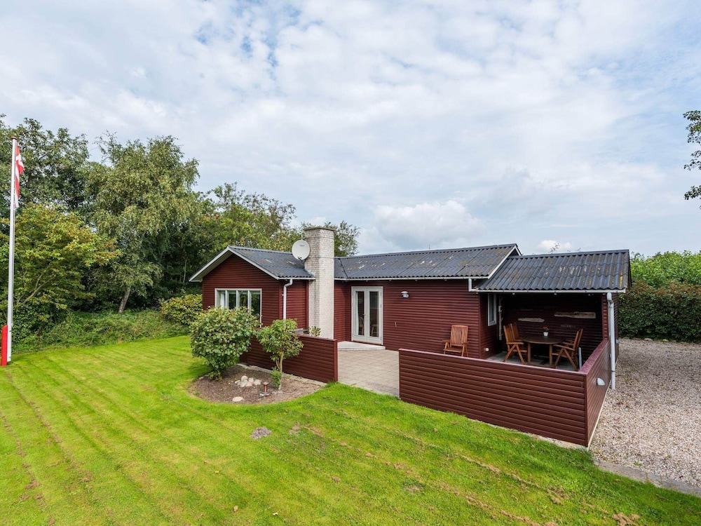 6 Person Holiday Home in Blavand